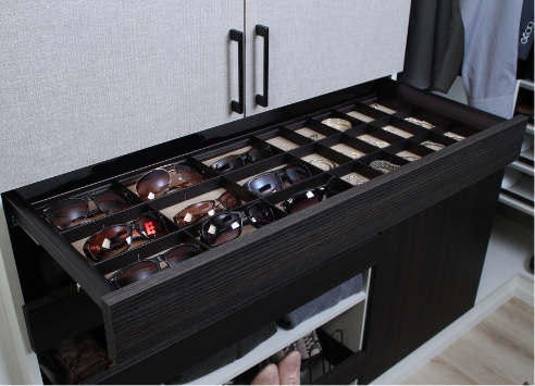 Accessory Drawer Thumbnail 2