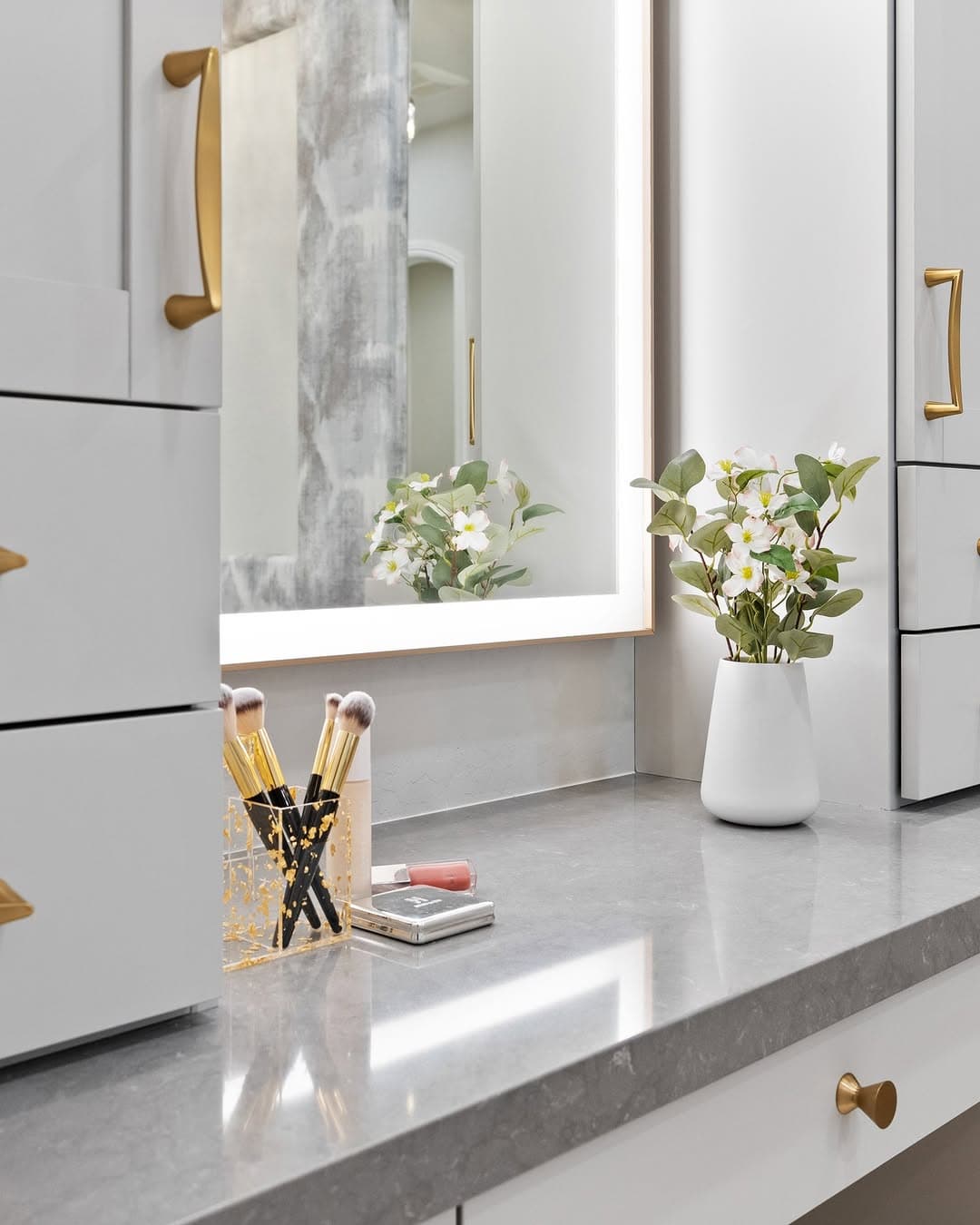 Elevate your daily routine with a custom-built vanity designed to blend elegance and functionality seamlessly. Our expert craftsmanship ensures eac...